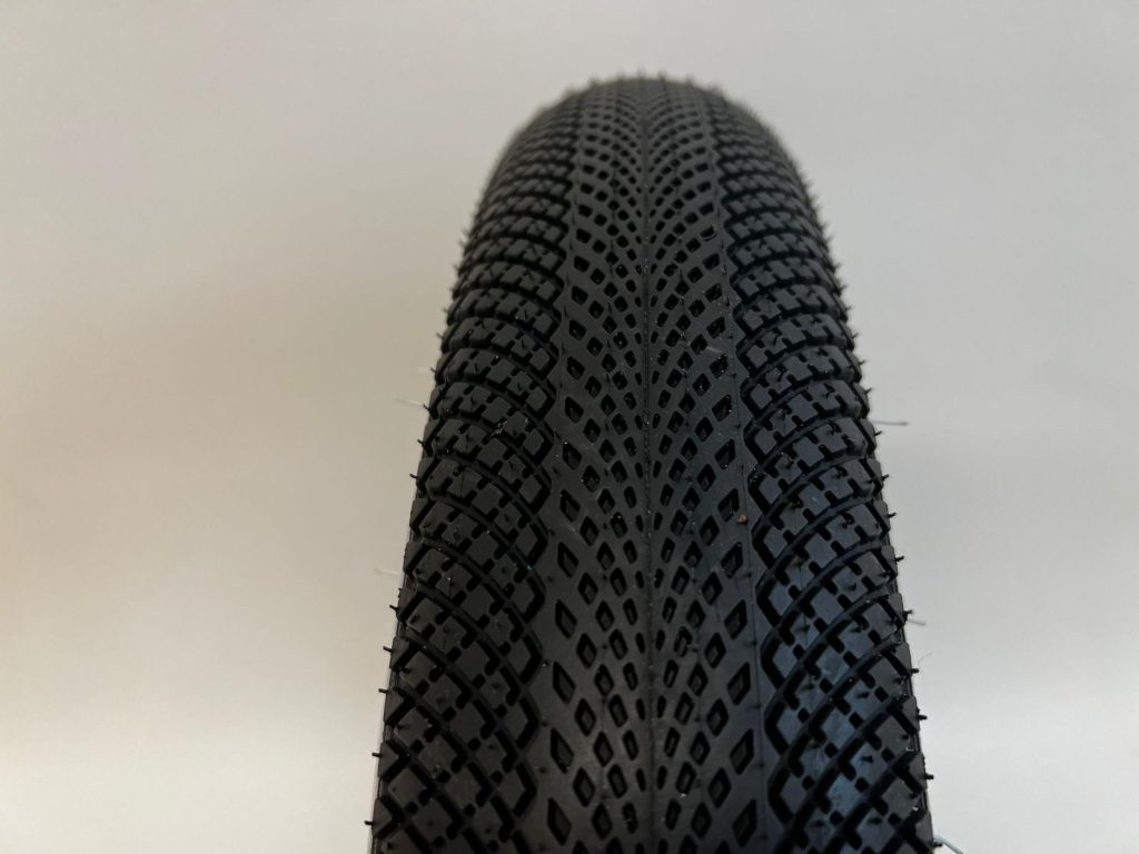 White Wall Tire Knaapbikes   White Wall Tyre 20x4.0 2 1024x768 